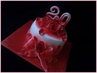 /album/torte-compleanno-adulti/torta-rose-rosse-jpg/